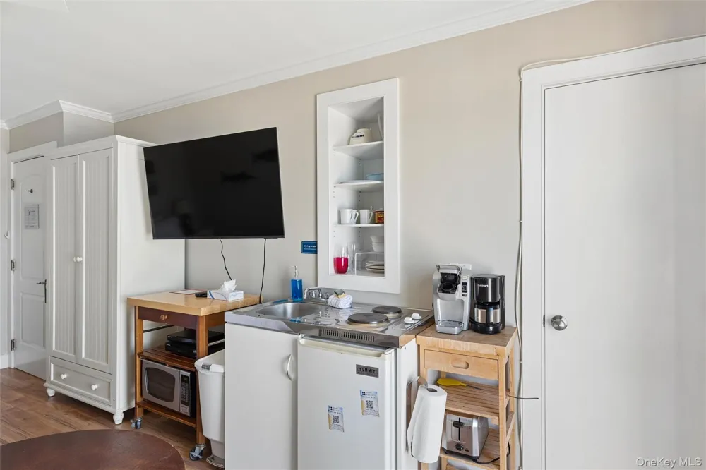 6 Soundview Drive #G Montauk, NY 11954