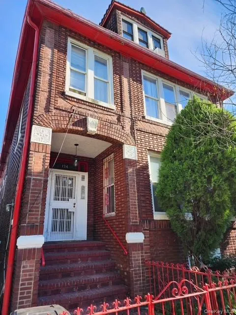 134 Sullivan Place