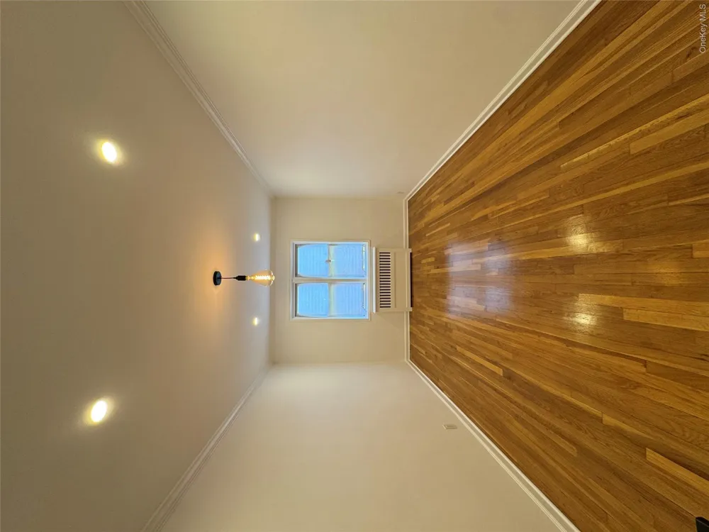 137 Smith #A4 Freeport, NY 11520