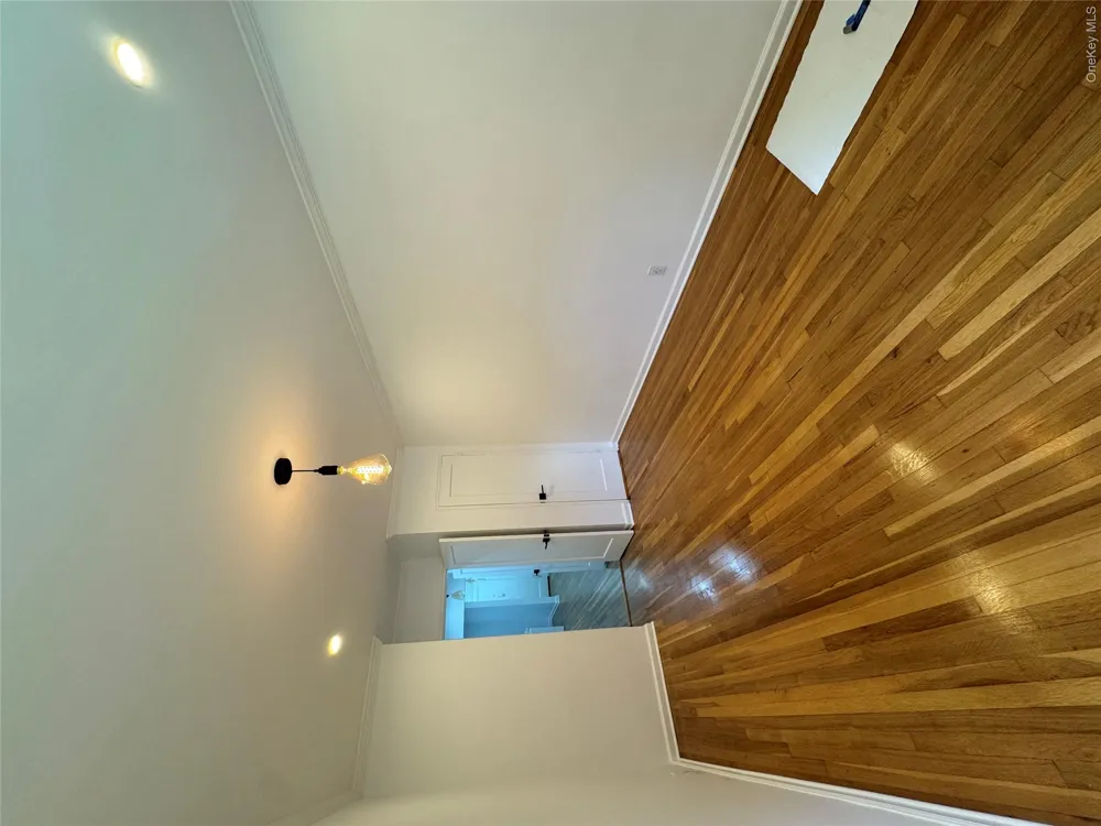 137 Smith #A4 Freeport, NY 11520