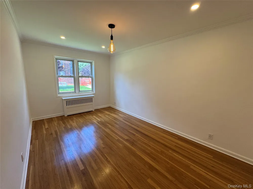 137 Smith #A4 Freeport, NY 11520