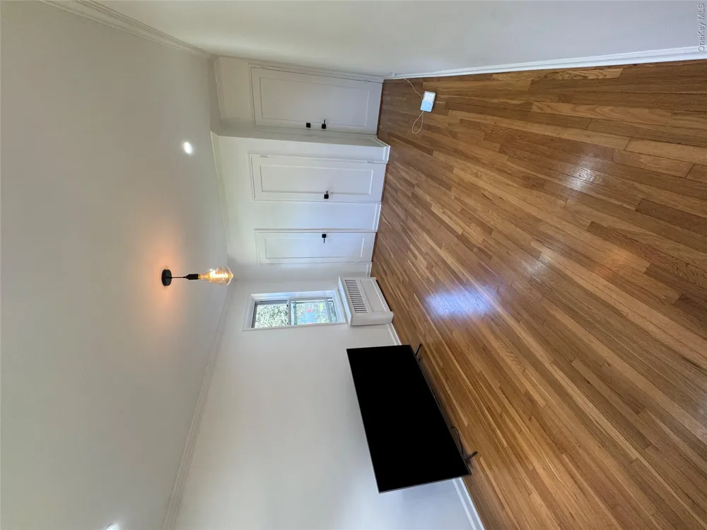 137 Smith #A4 Freeport, NY 11520