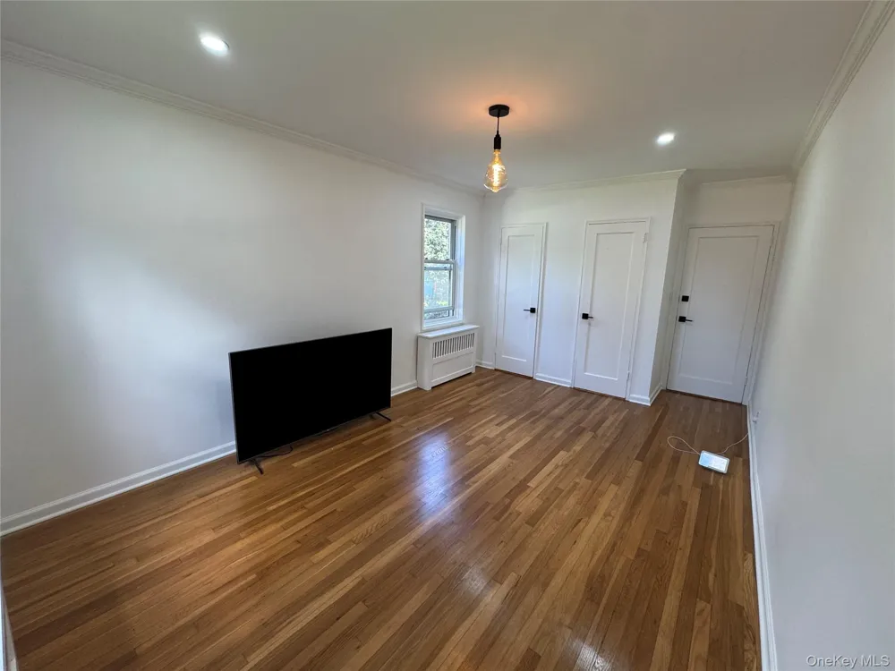 137 Smith #A4 Freeport, NY 11520
