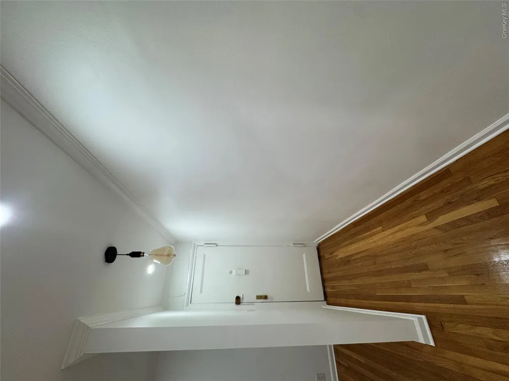 137 Smith #A4 Freeport, NY 11520