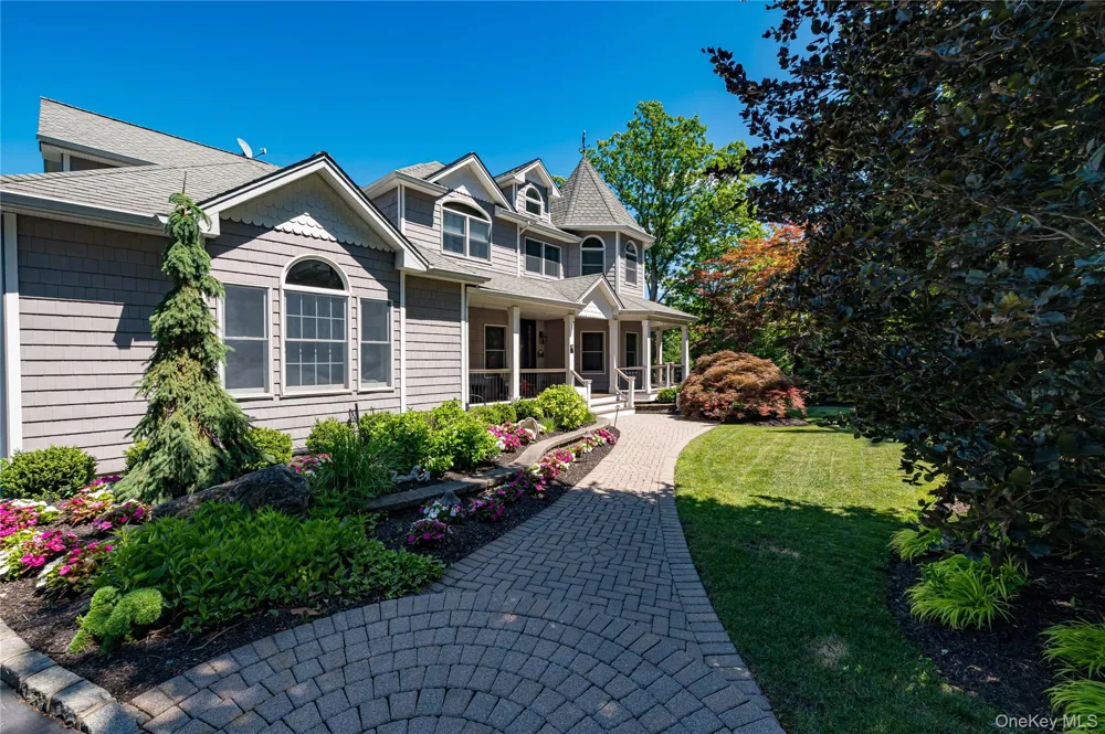 67 Sunny Road Saint James, NY 11780
