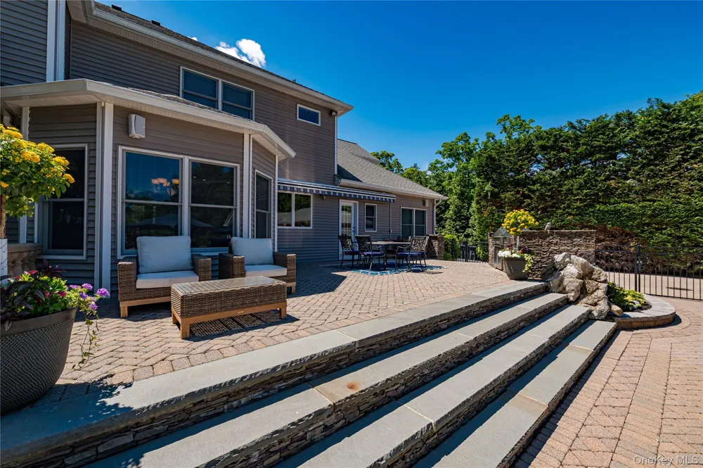 67 Sunny Road Saint James, NY 11780