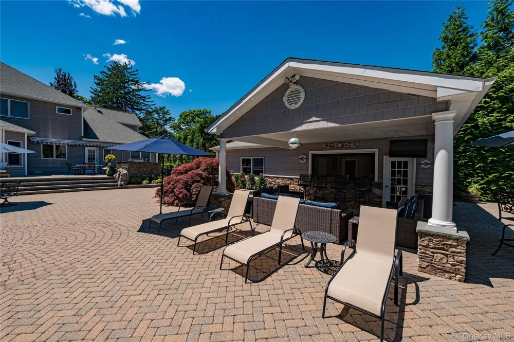 67 Sunny Road Saint James, NY 11780
