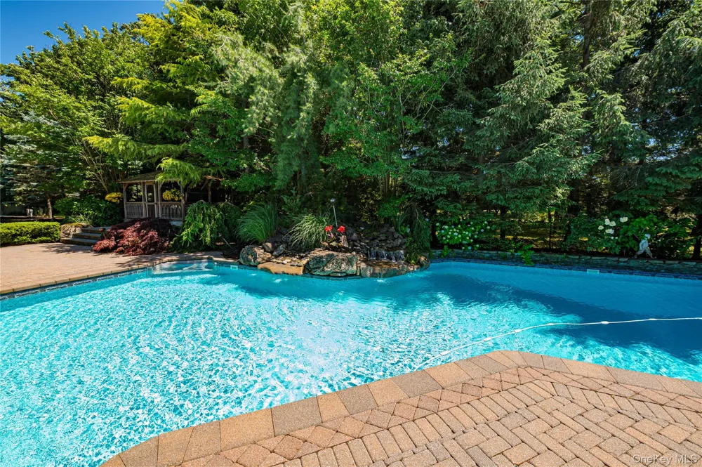 67 Sunny Road Saint James, NY 11780