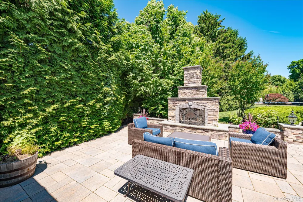 67 Sunny Road Saint James, NY 11780
