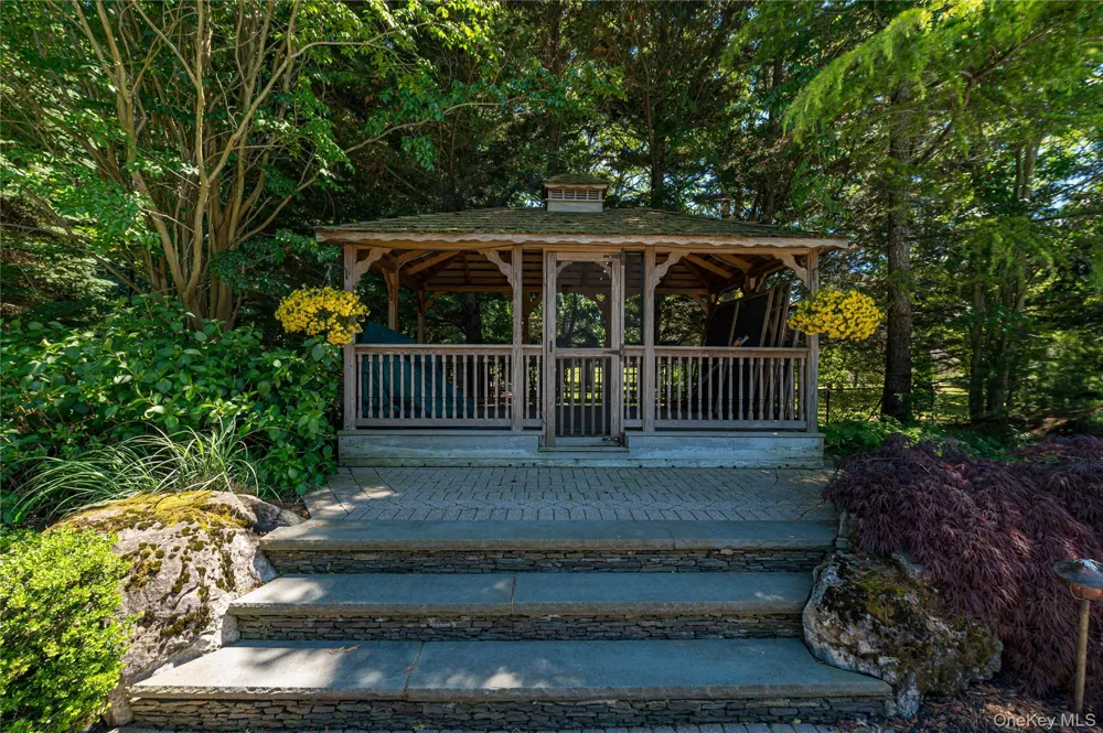 67 Sunny Road Saint James, NY 11780