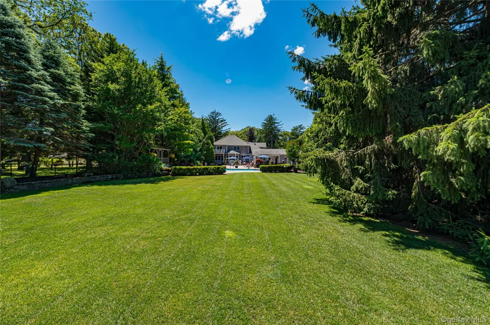 67 Sunny Road Saint James, NY 11780