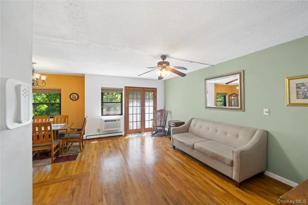 71-34 162nd #3 Fresh Meadows, NY 11365