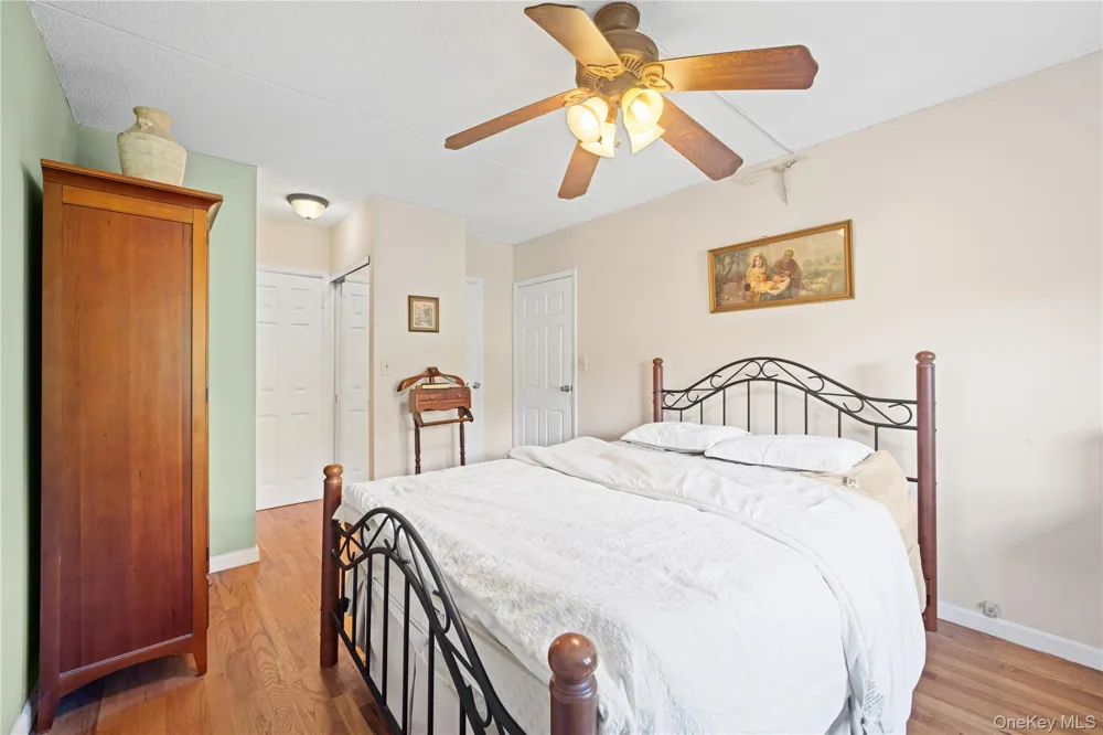 71-34 162nd #3 Fresh Meadows, NY 11365
