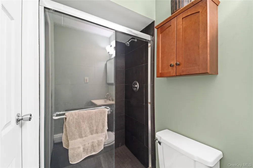71-34 162nd #3 Fresh Meadows, NY 11365
