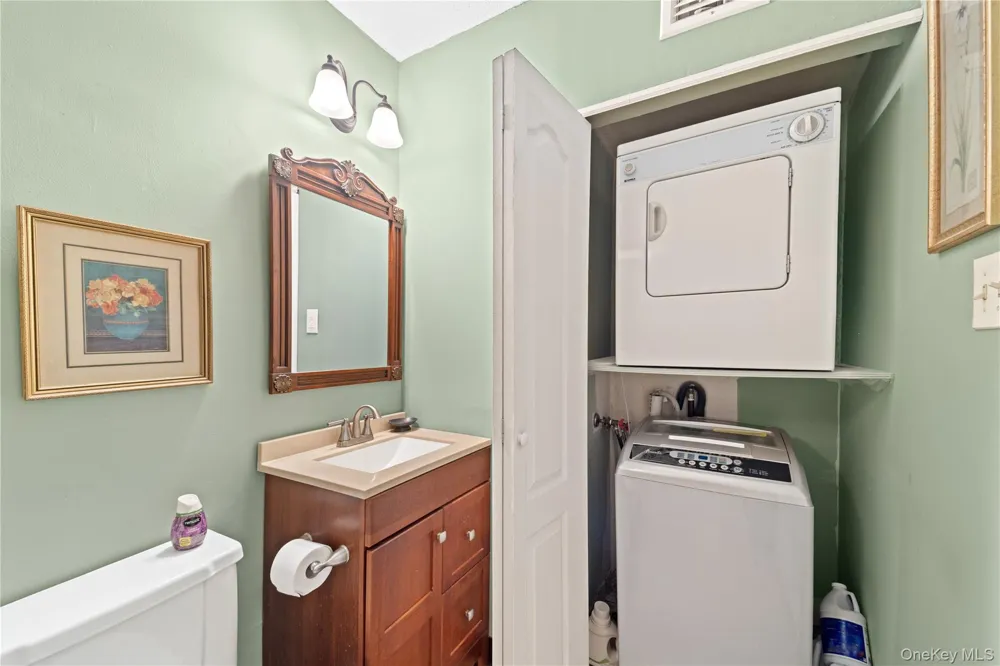 71-34 162nd #3 Fresh Meadows, NY 11365