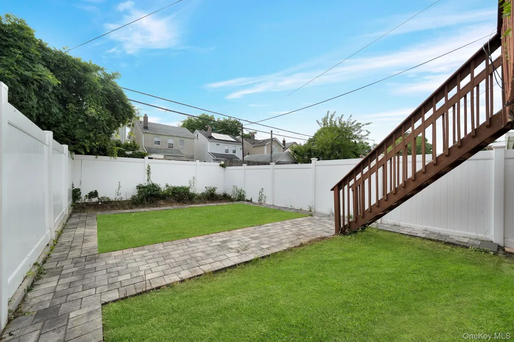 87-80 Little Neck Parkway Floral Park, NY 11001