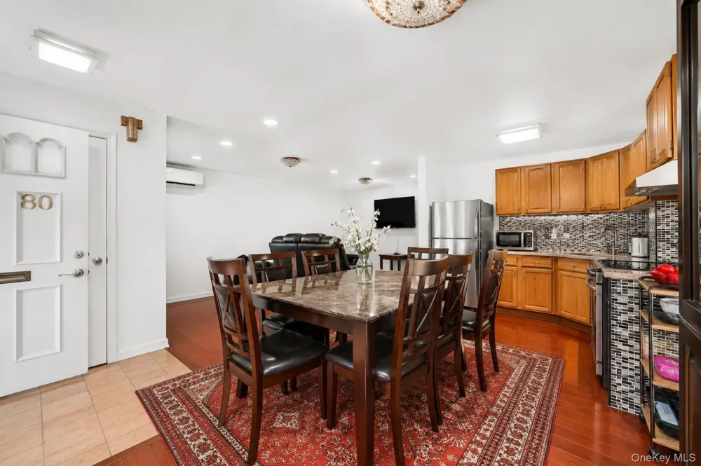 87-80 Little Neck Parkway Floral Park, NY 11001
