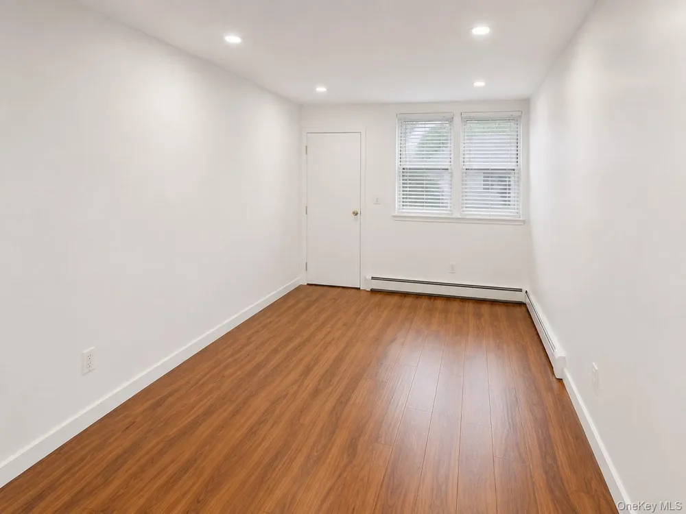 87-80 Little Neck Parkway Floral Park, NY 11001