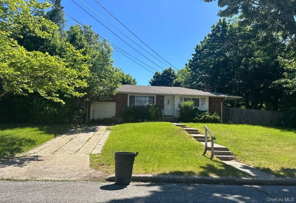 1533 Agate Street Bay Shore, NY 11706