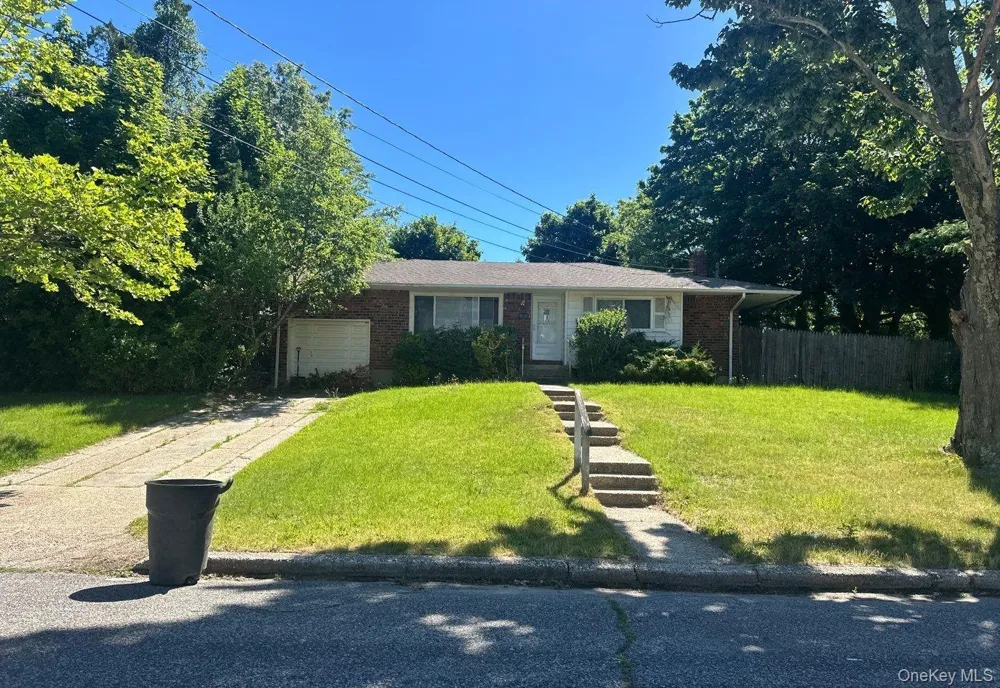1533 Agate Street Bay Shore, NY 11706