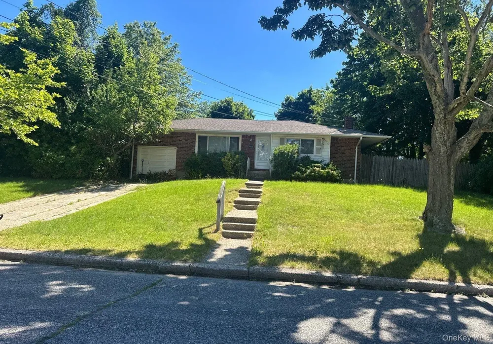 1533 Agate Street Bay Shore, NY 11706