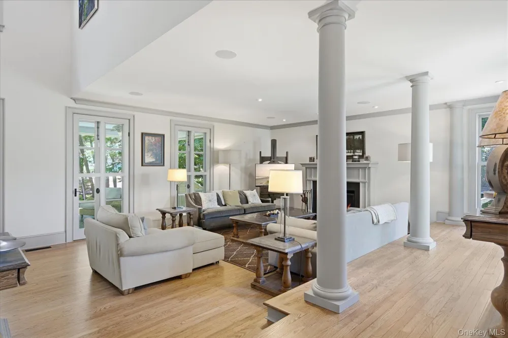 43 Gardiners Bay Drive Shelter Island, NY 11964