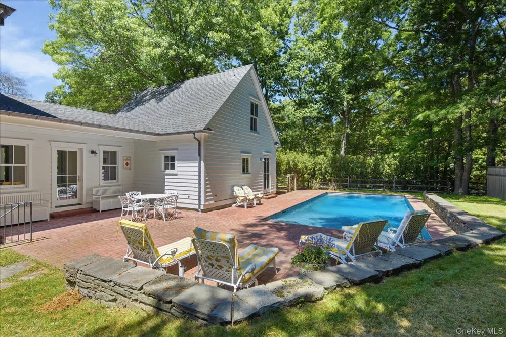 43 Gardiners Bay Drive Shelter Island, NY 11964