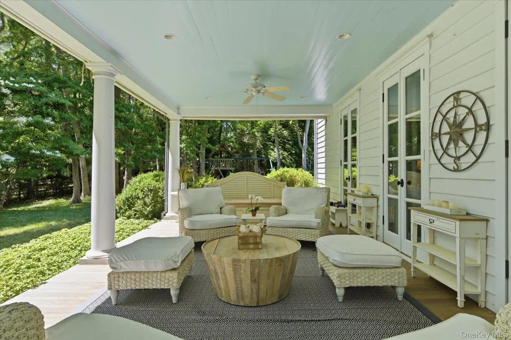 43 Gardiners Bay Drive Shelter Island, NY 11964
