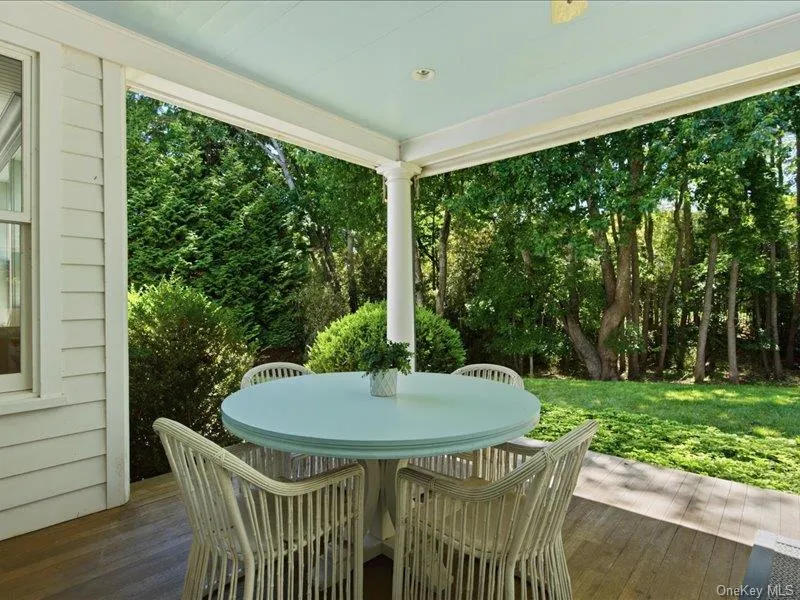 43 Gardiners Bay Drive Shelter Island, NY 11964