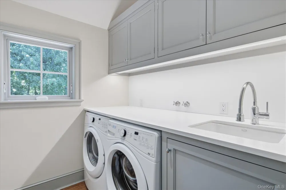 43 Gardiners Bay Drive Shelter Island, NY 11964