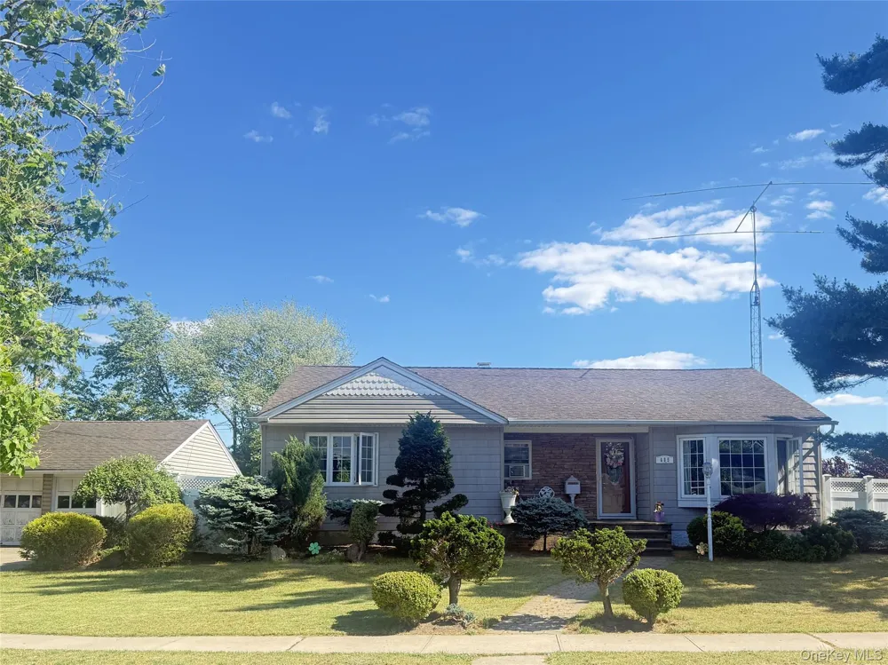 685 Seabury Avenue Franklin Square, NY 11010