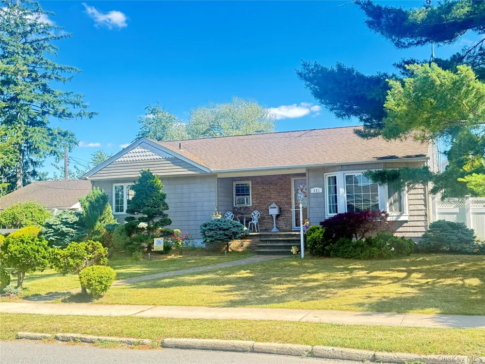 685 Seabury Avenue Franklin Square, NY 11010
