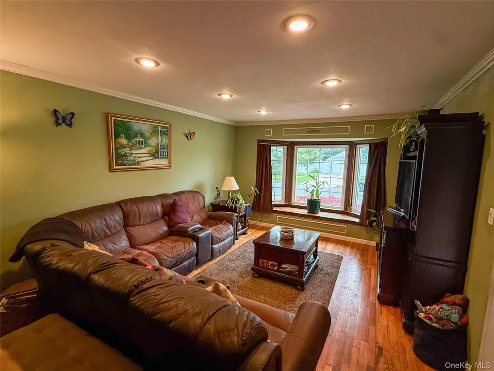 685 Seabury Avenue Franklin Square, NY 11010