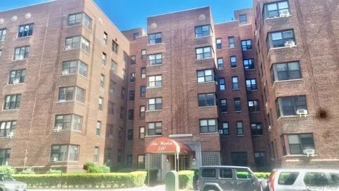 210 Martine Avenue #6L