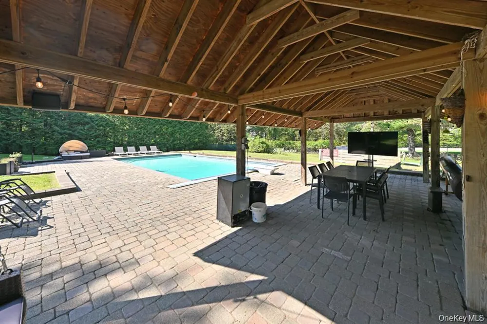11 Deerwood Road Spring Valley, NY 10977
