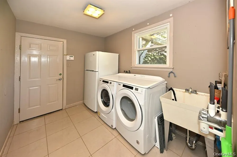 11 Deerwood Road Spring Valley, NY 10977
