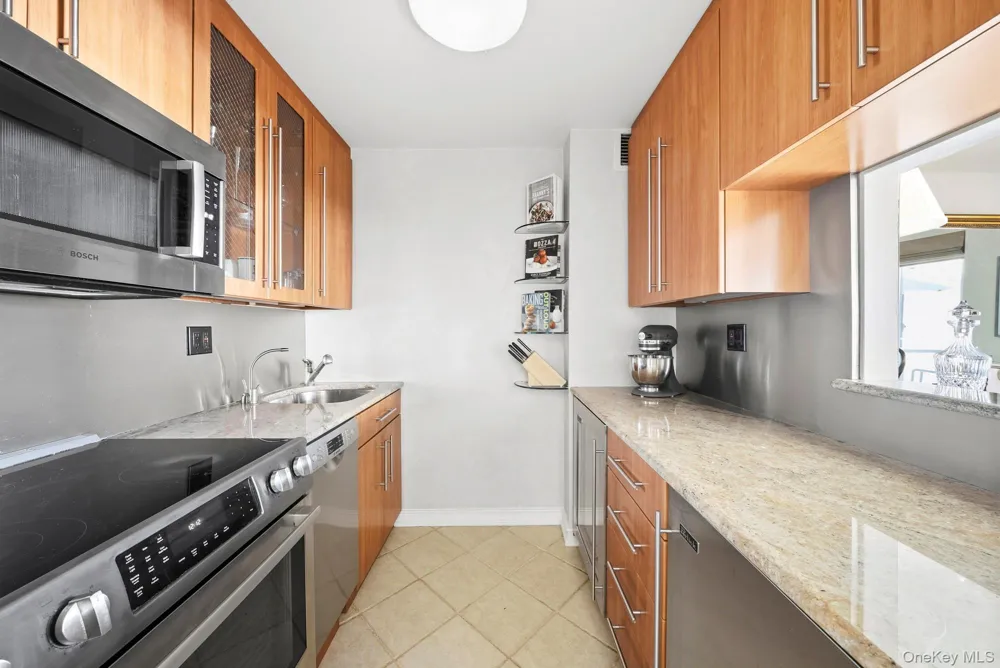 2 Richmond Road #5W Lido Beach, NY 11561