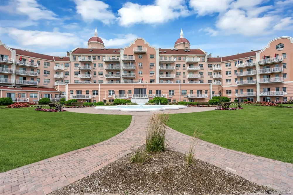 2 Richmond Road #5W Lido Beach, NY 11561