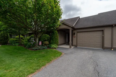 879 Heritage Hills #B