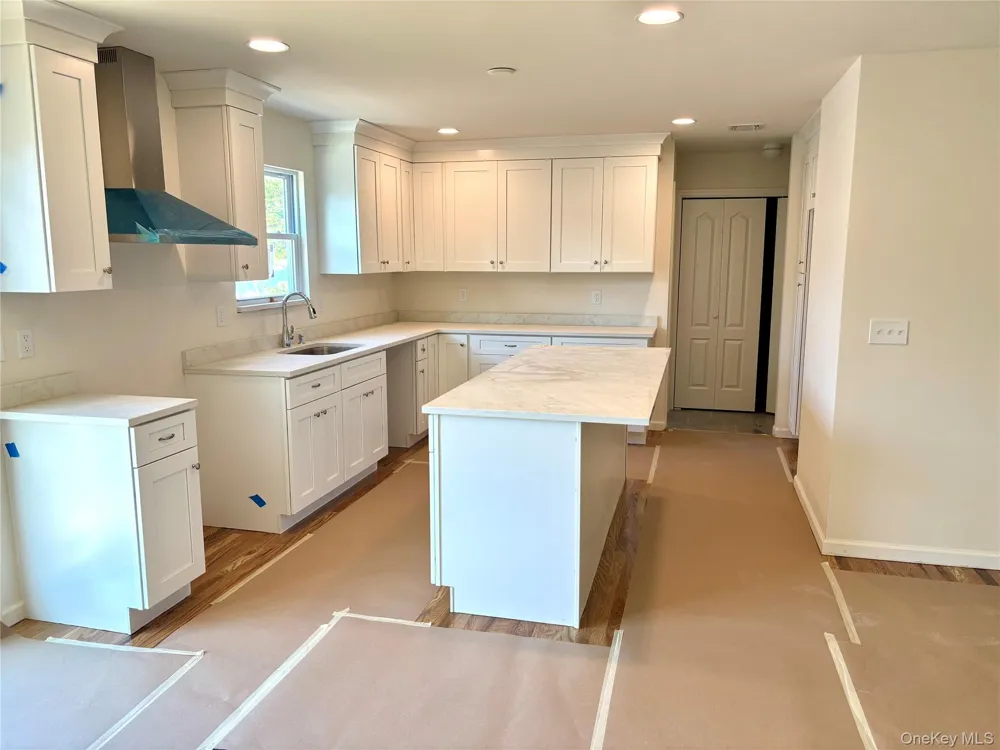 69 Offaly Street Amityville, NY 11701