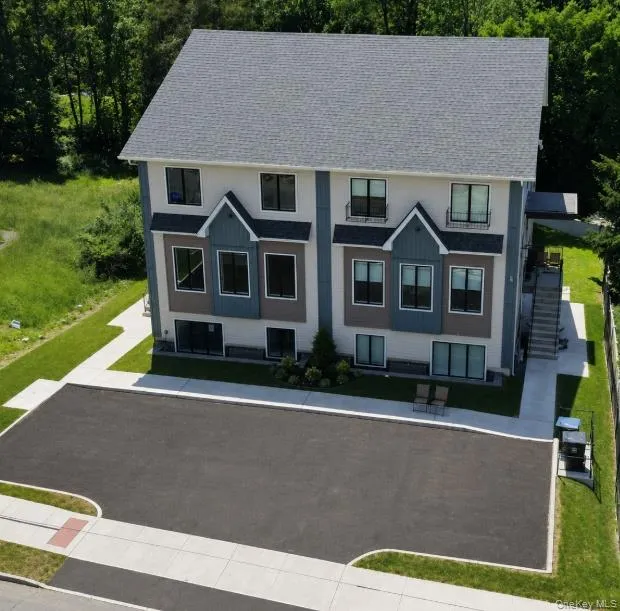 20 Dallas Drive #102 Blooming Grove, NY 10950