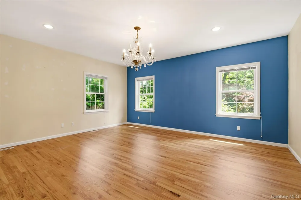 300 McKinley Terrace Centerport, NY 11721