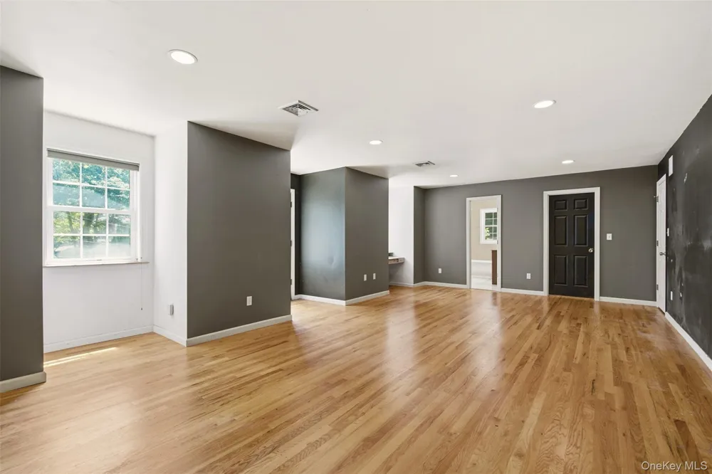 300 McKinley Terrace Centerport, NY 11721