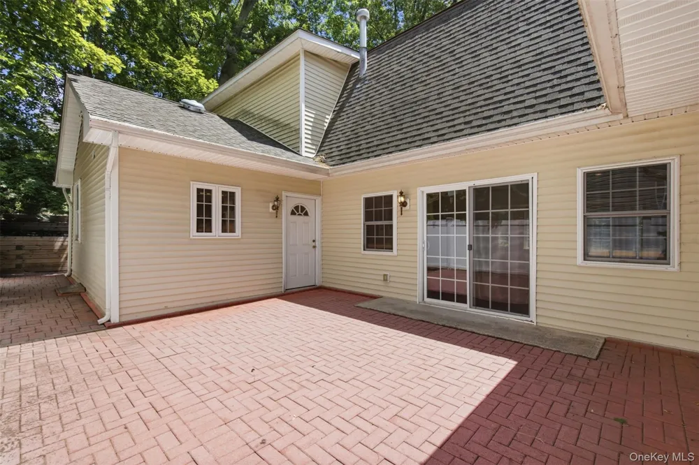 300 McKinley Terrace Centerport, NY 11721