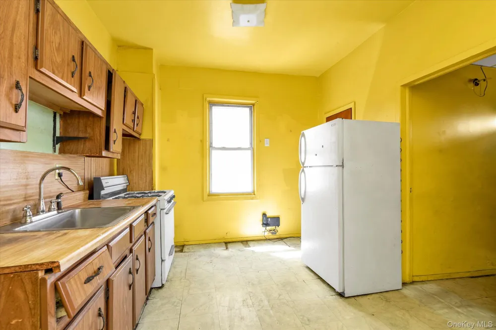 11232 196th Street Saint Albans, NY 11412