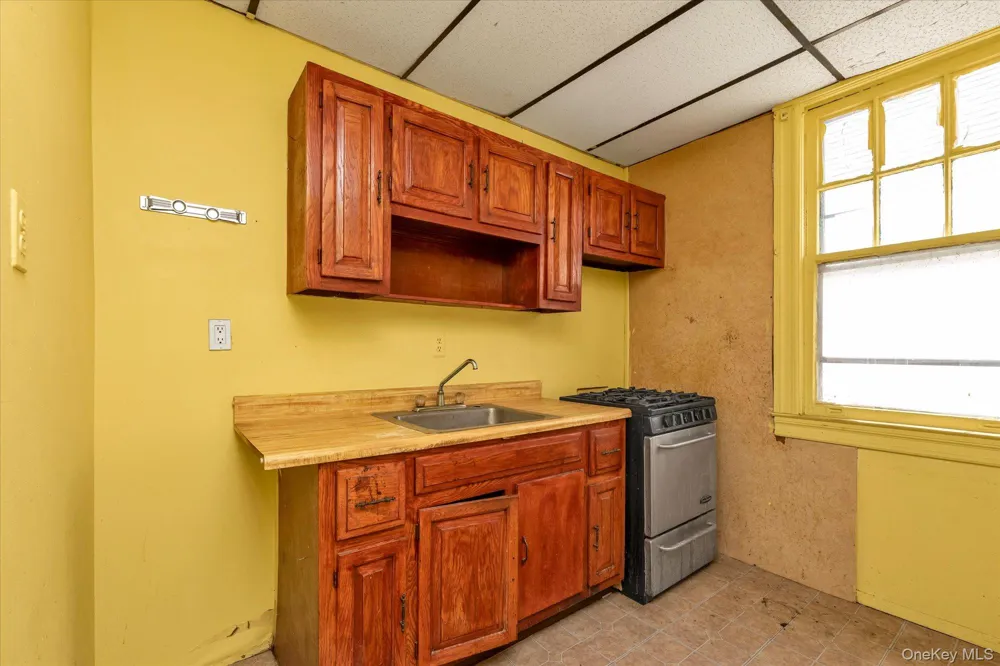 11232 196th Street Saint Albans, NY 11412