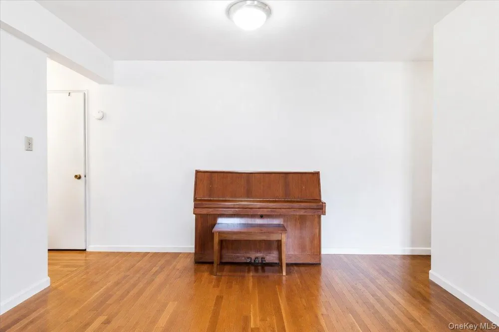 66-10 Thornton Place #2E Rego Park, NY 11374