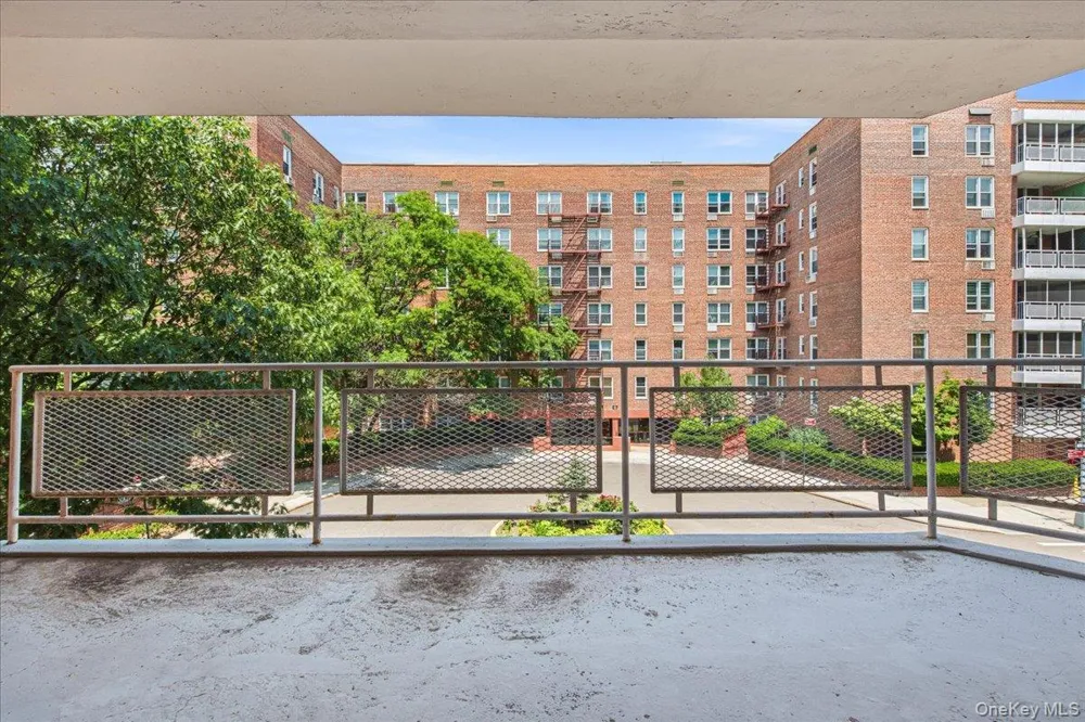 66-10 Thornton Place #2E Rego Park, NY 11374