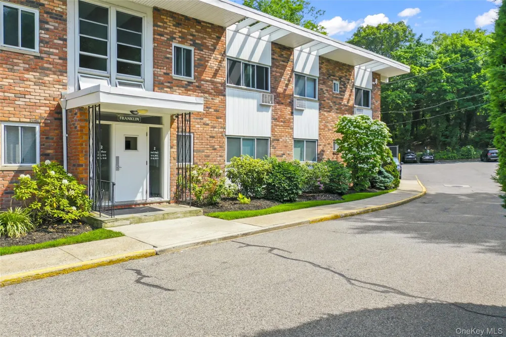 200 Lexington Ave #12E Oyster Bay, NY 11771