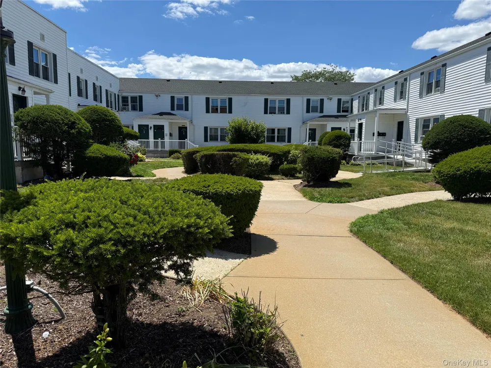 494 S Ocean Avenue #1 L Freeport, NY 11520